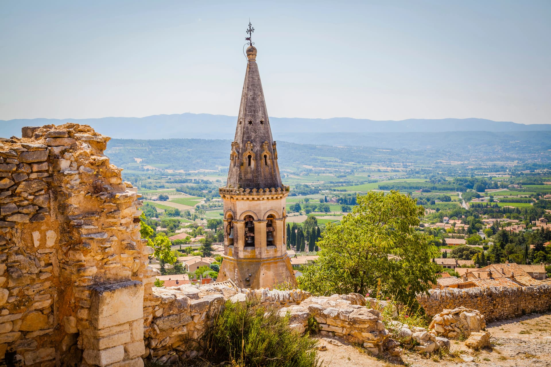 Scenic view of the ancient village of Saint-Saturnin-les-Apt, Provence, France